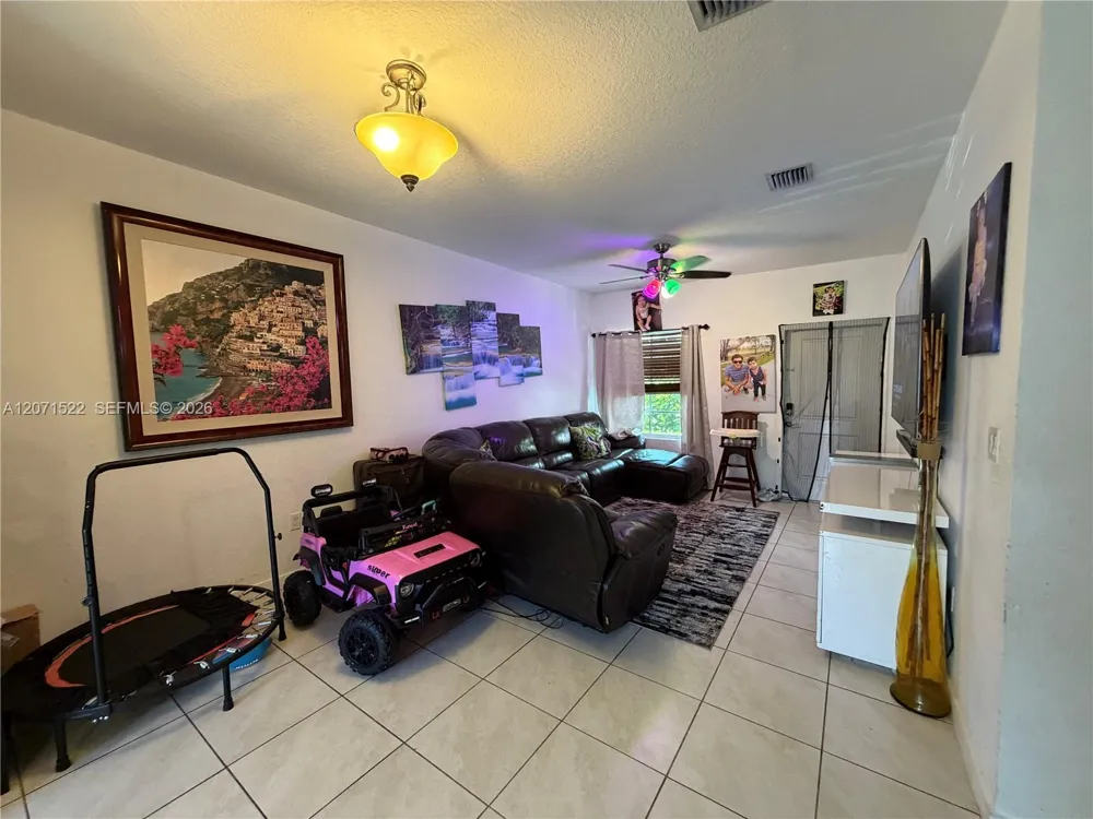 548 NE 5th Way Florida City, FL 33034
