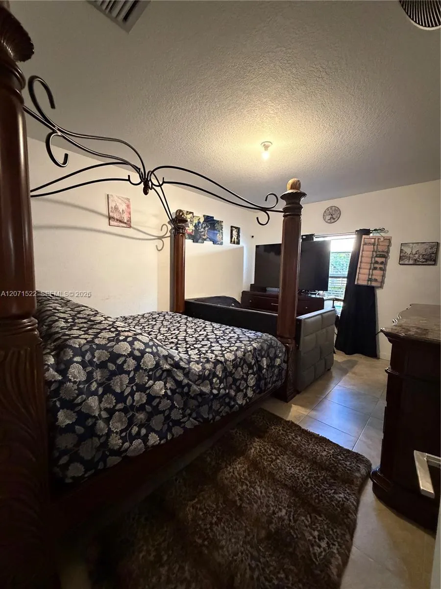 548 NE 5th Way Florida City, FL 33034
