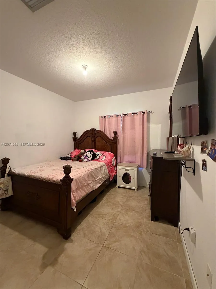 548 NE 5th Way Florida City, FL 33034