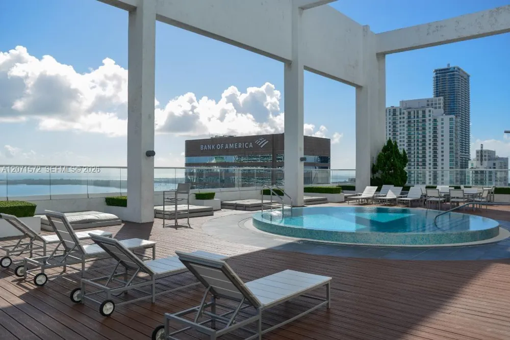 55 SE 6th St #2110 Miami, FL 33131