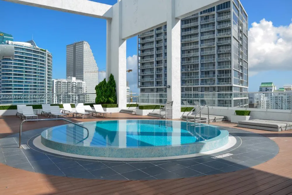 55 SE 6th St #2110 Miami, FL 33131