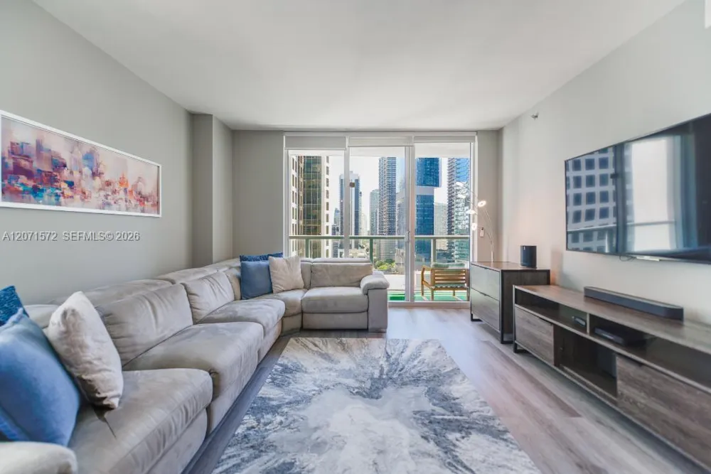 55 SE 6th St #2110 Miami, FL 33131