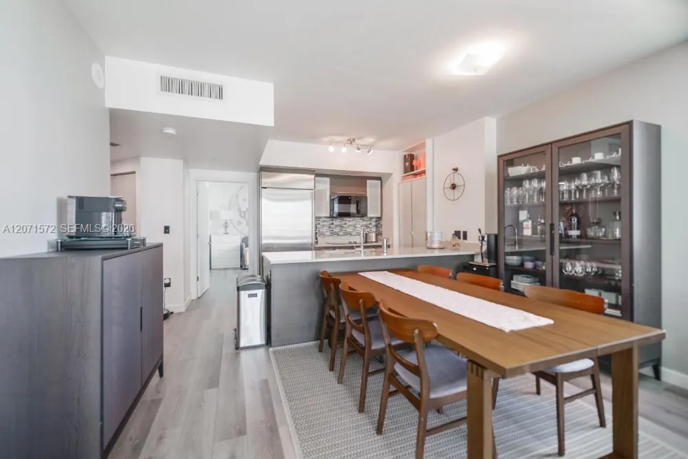 55 SE 6th St #2110 Miami, FL 33131