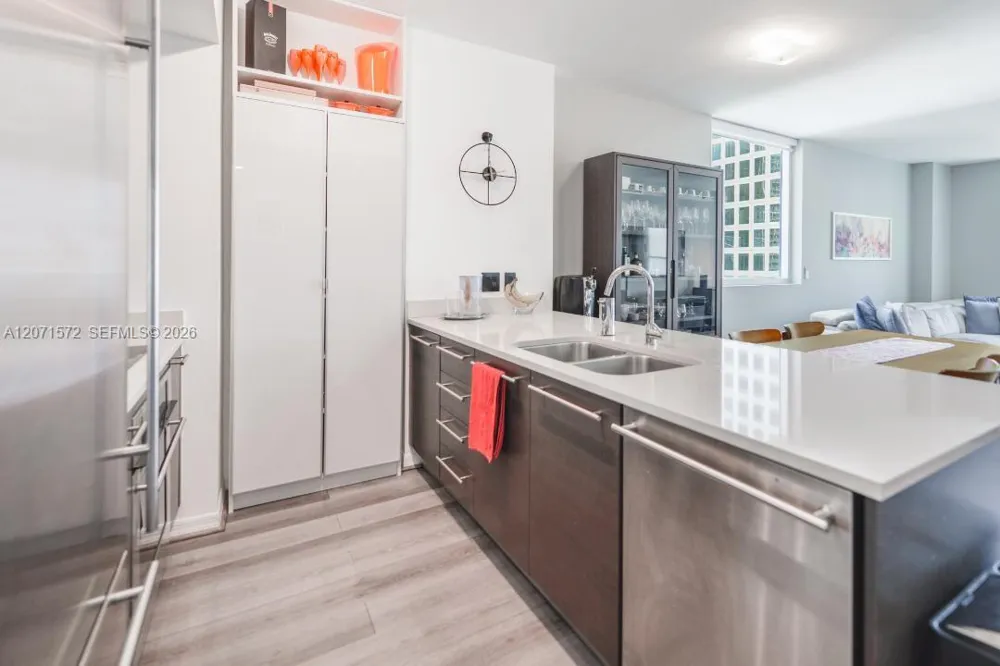 55 SE 6th St #2110 Miami, FL 33131