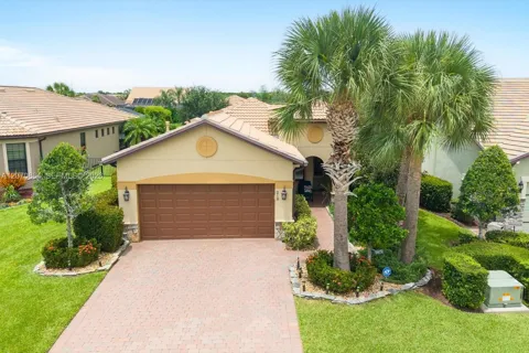 218 SE Longview Dr