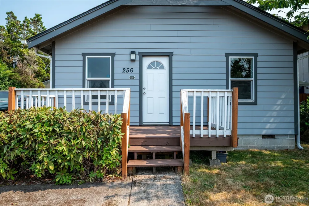256 Beech Street Longview, WA 98632