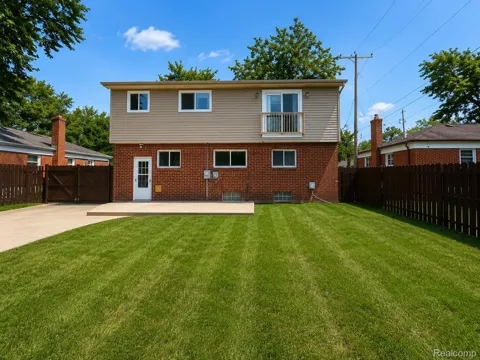 34024 Glenview Drive