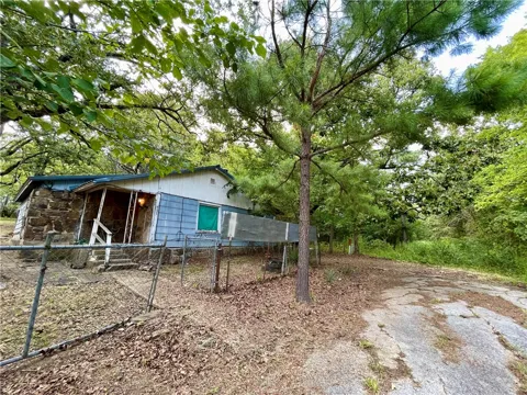 702 Edgewood Place