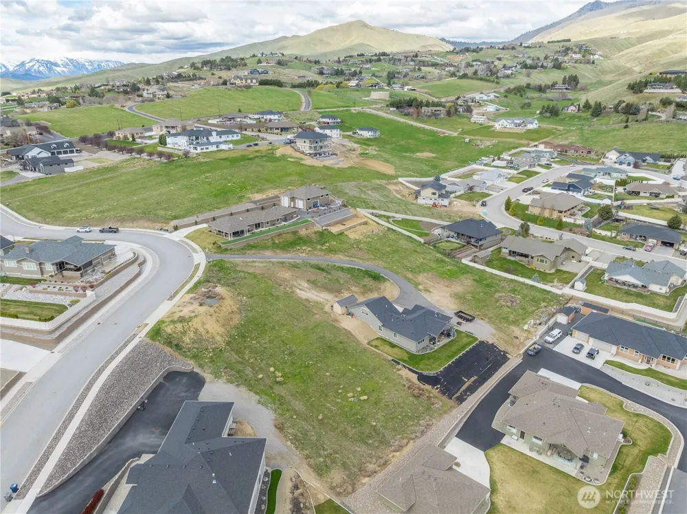 870 Autumn Crest Drive Wenatchee, WA 98801