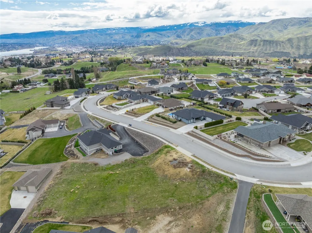 870 Autumn Crest Drive Wenatchee, WA 98801