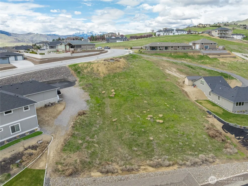 870 Autumn Crest Drive Wenatchee, WA 98801