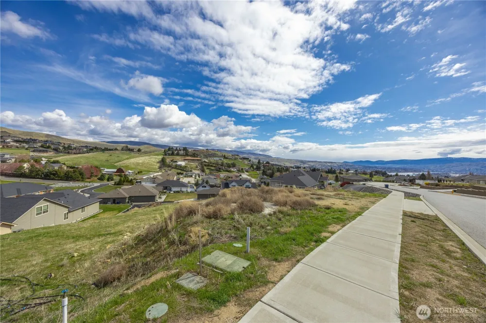 870 Autumn Crest Drive Wenatchee, WA 98801