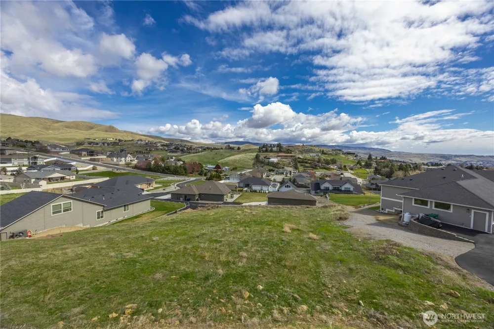 870 Autumn Crest Drive Wenatchee, WA 98801