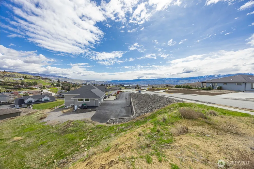 870 Autumn Crest Drive Wenatchee, WA 98801