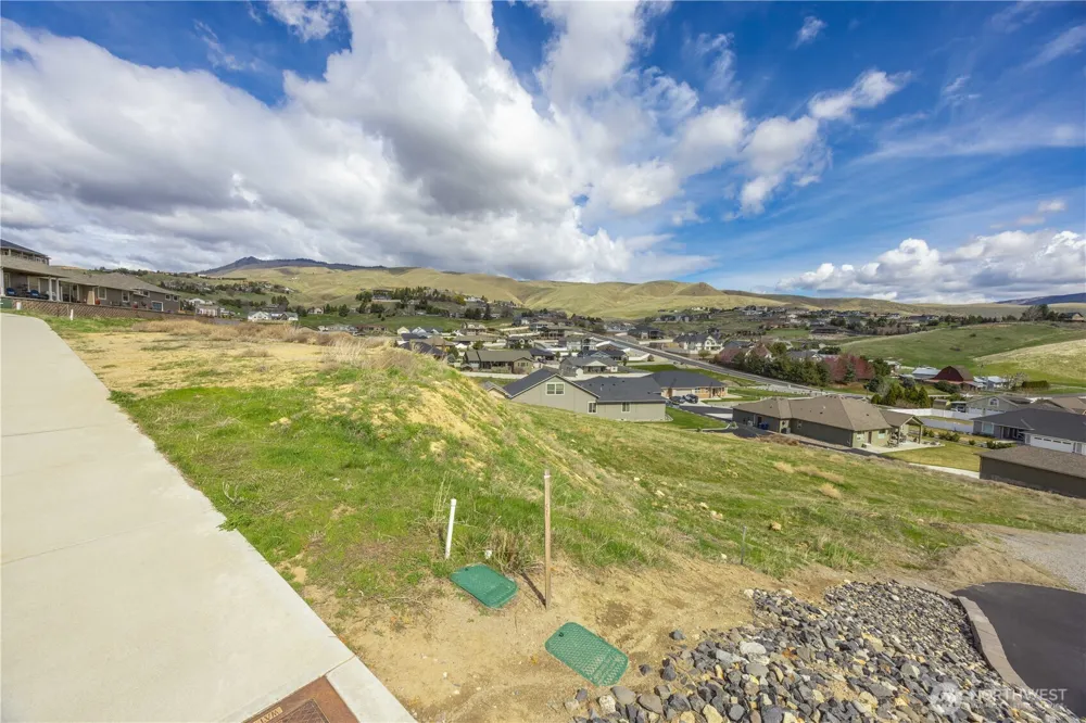 870 Autumn Crest Drive Wenatchee, WA 98801