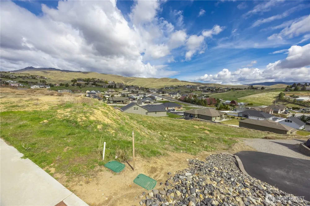 870 Autumn Crest Drive Wenatchee, WA 98801