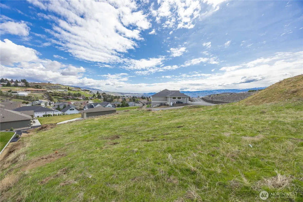 870 Autumn Crest Drive Wenatchee, WA 98801