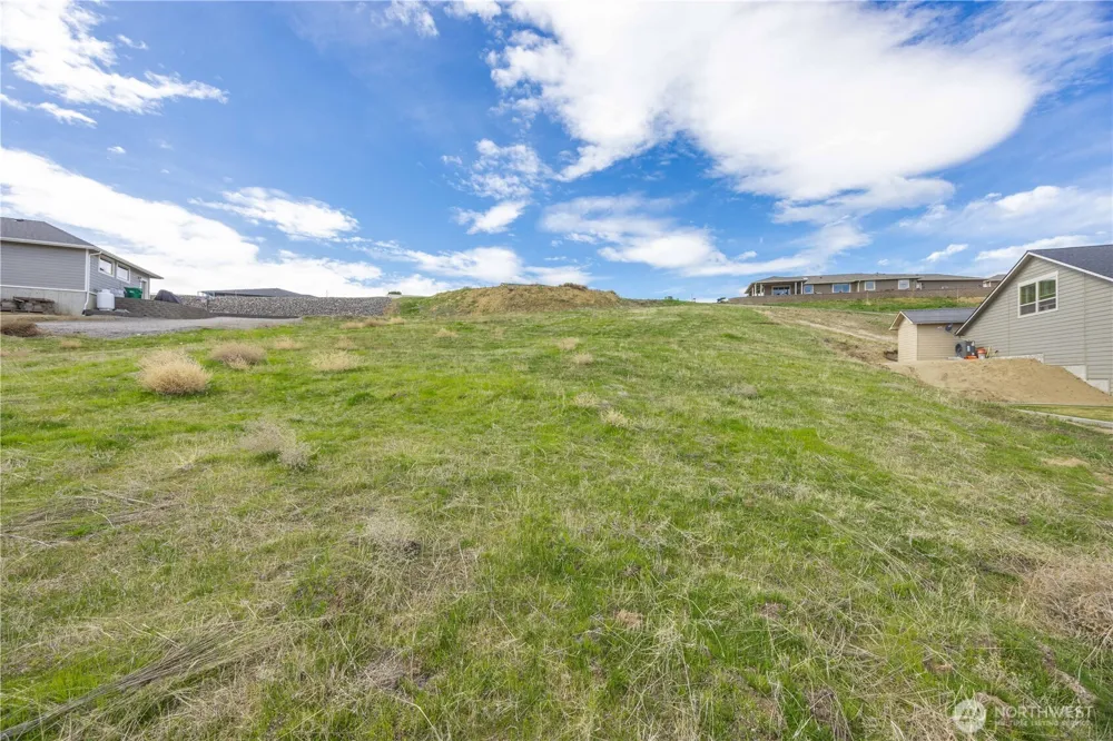 870 Autumn Crest Drive Wenatchee, WA 98801