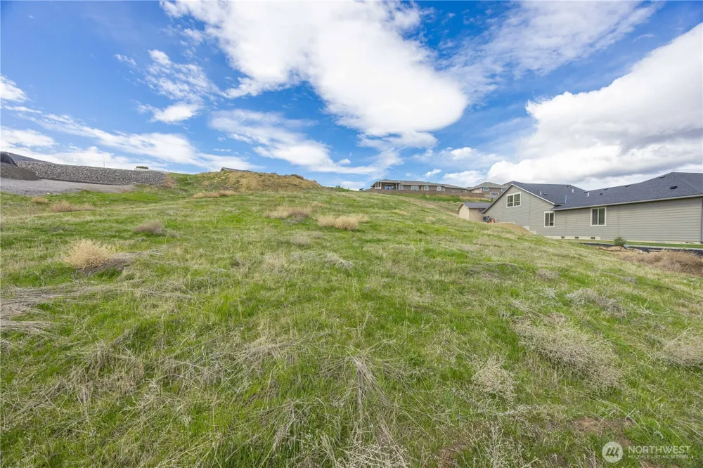 870 Autumn Crest Drive Wenatchee, WA 98801
