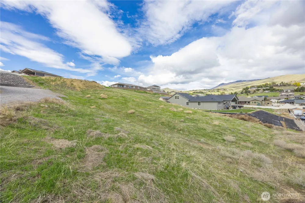 870 Autumn Crest Drive Wenatchee, WA 98801