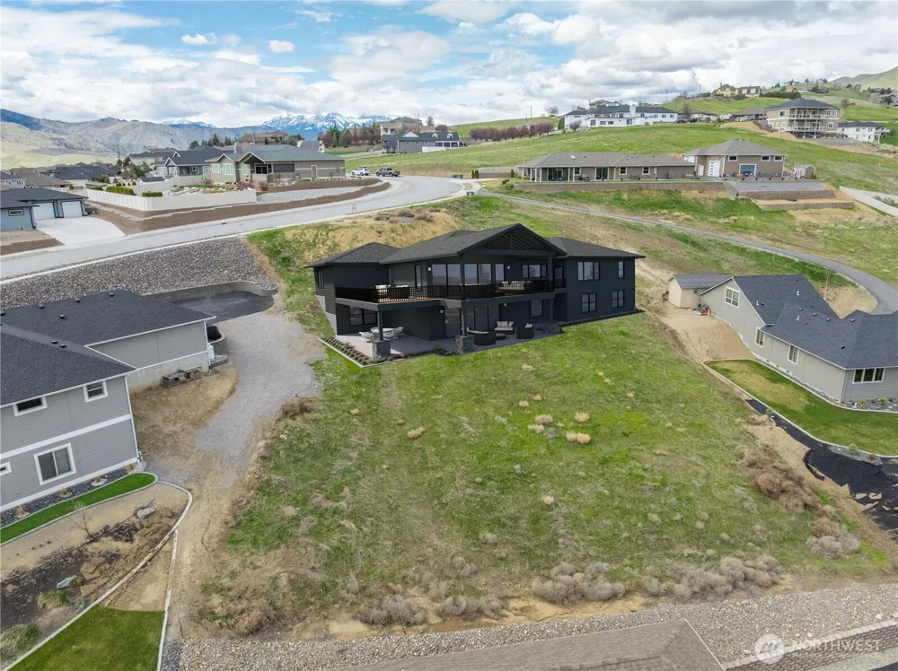 870 Autumn Crest Drive Wenatchee, WA 98801