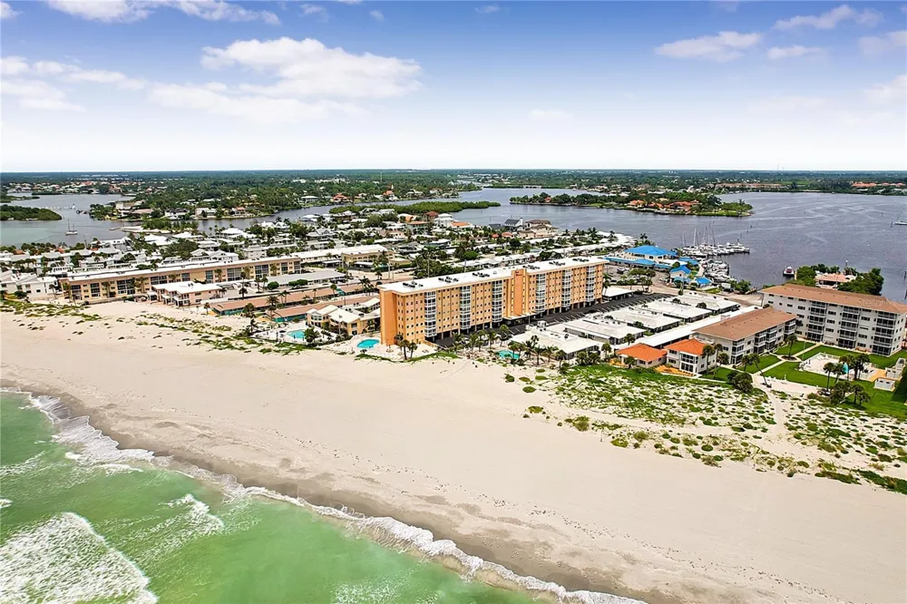 1205 TARPON CENTER DRIVE #B4 Venice, FL 34285