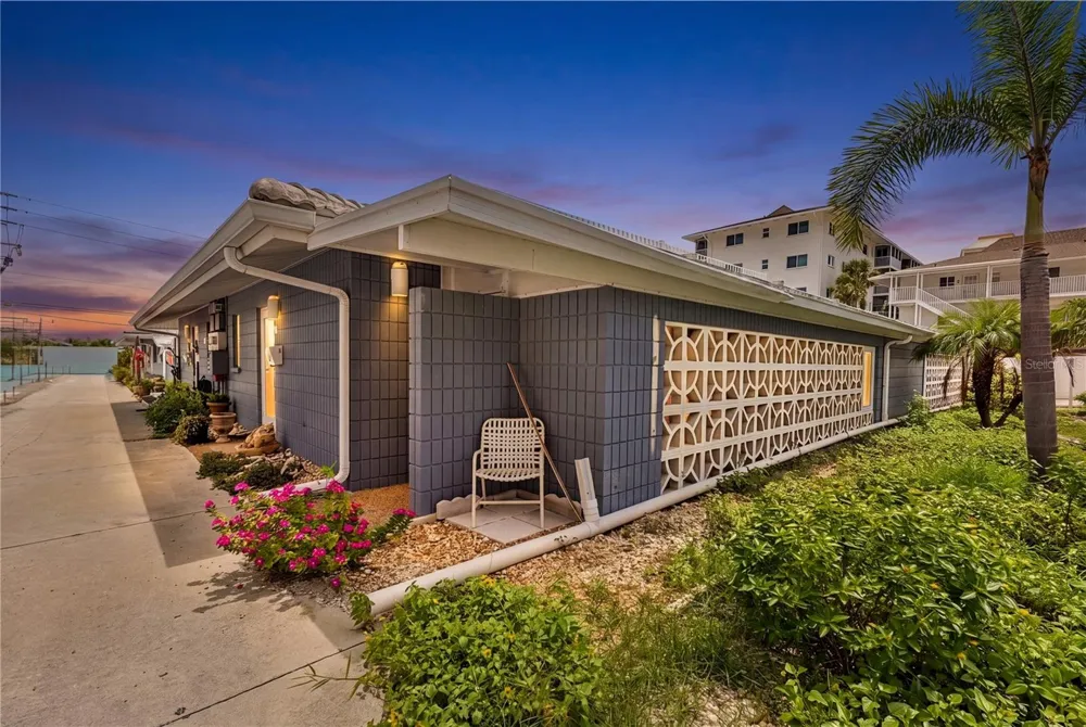 1205 TARPON CENTER DRIVE #B4 Venice, FL 34285