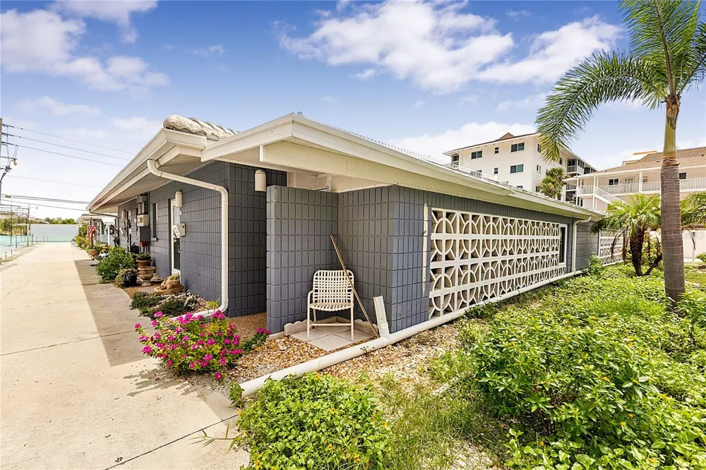 1205 TARPON CENTER DRIVE #B4 Venice, FL 34285