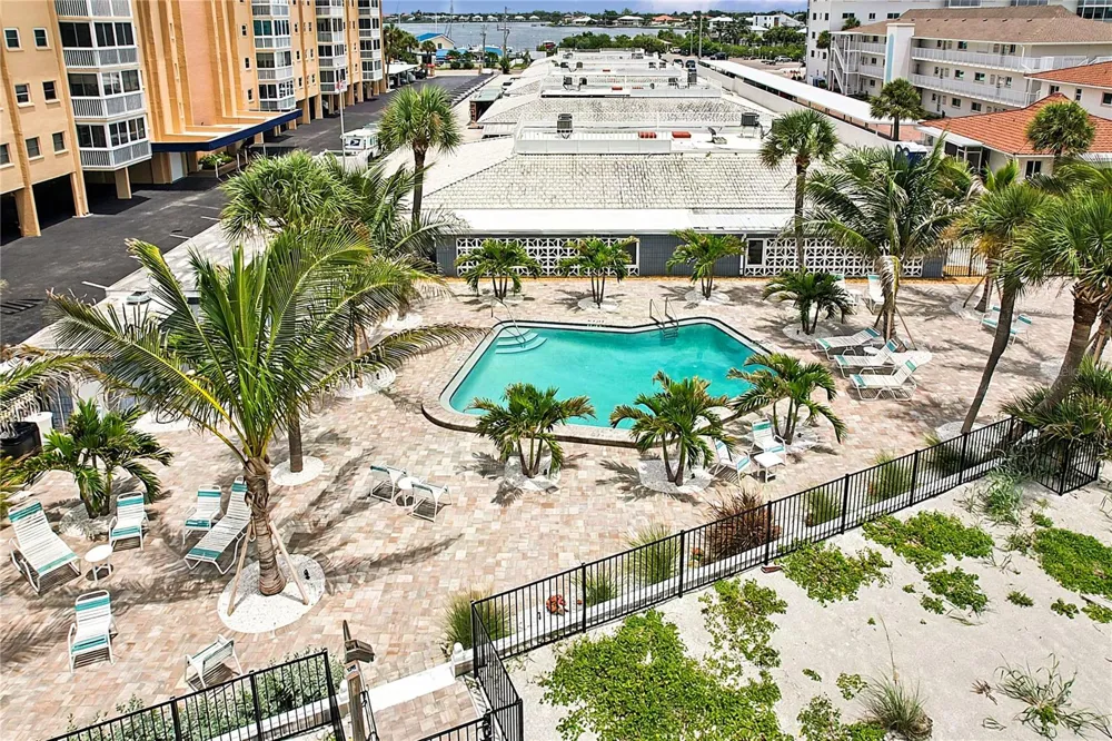 1205 TARPON CENTER DRIVE #B4 Venice, FL 34285