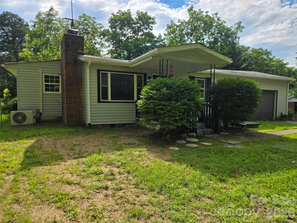 1323 Locust Grove Road Hendersonville, NC 28792