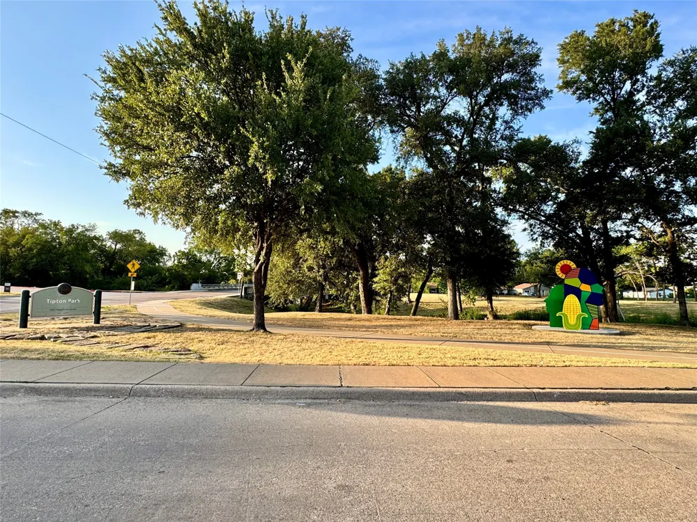 3730 Bayside Street Dallas, TX 75212