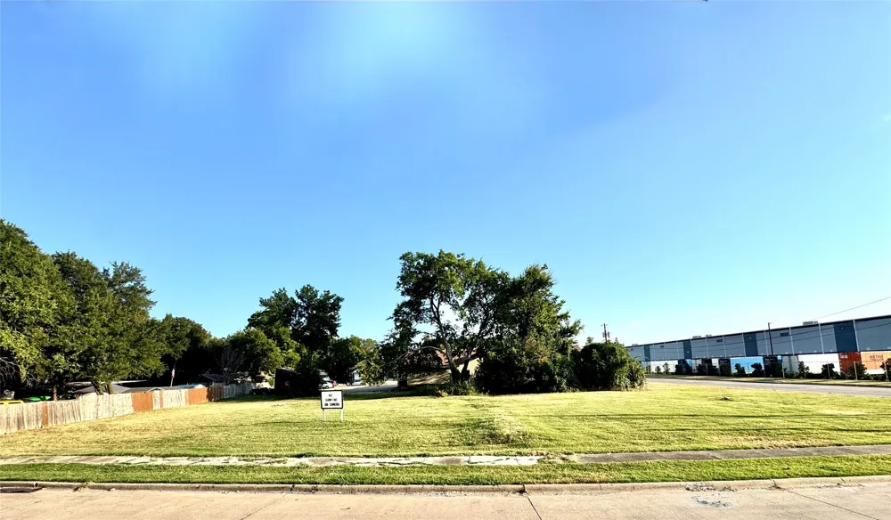 3730 Bayside Street Dallas, TX 75212