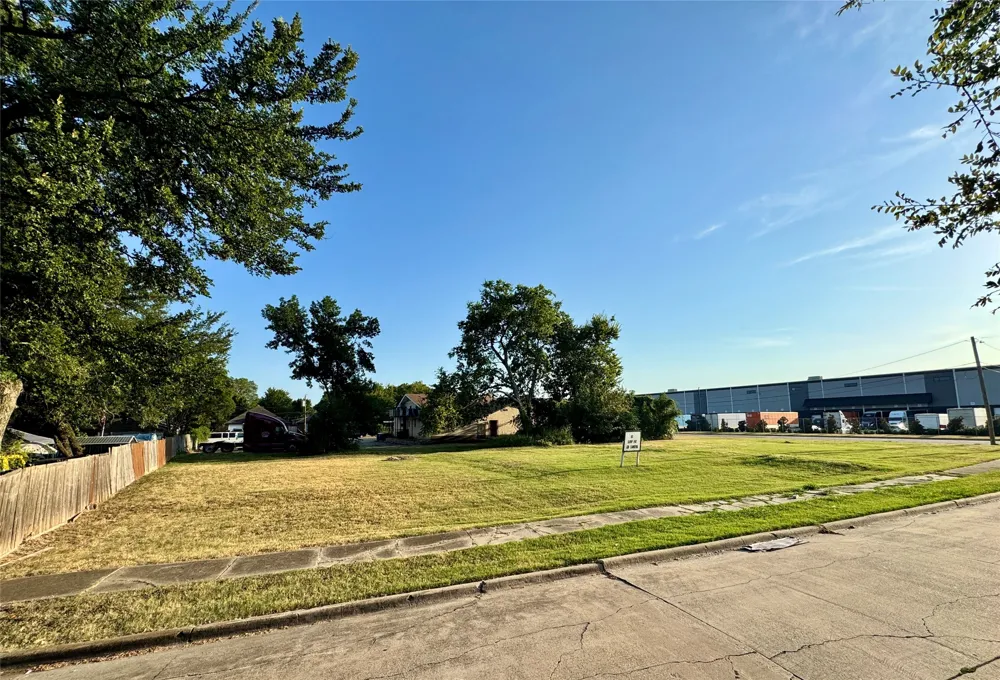 3730 Bayside Street Dallas, TX 75212