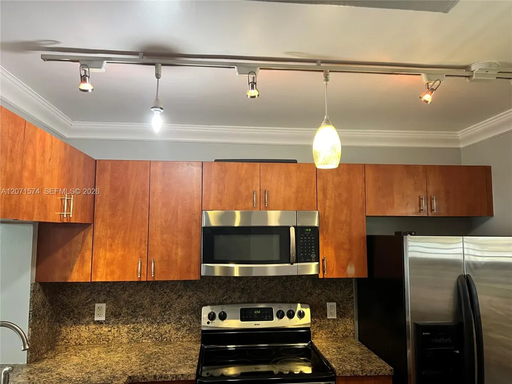 10005 Winding Lake Road #105 Sunrise, FL 33351