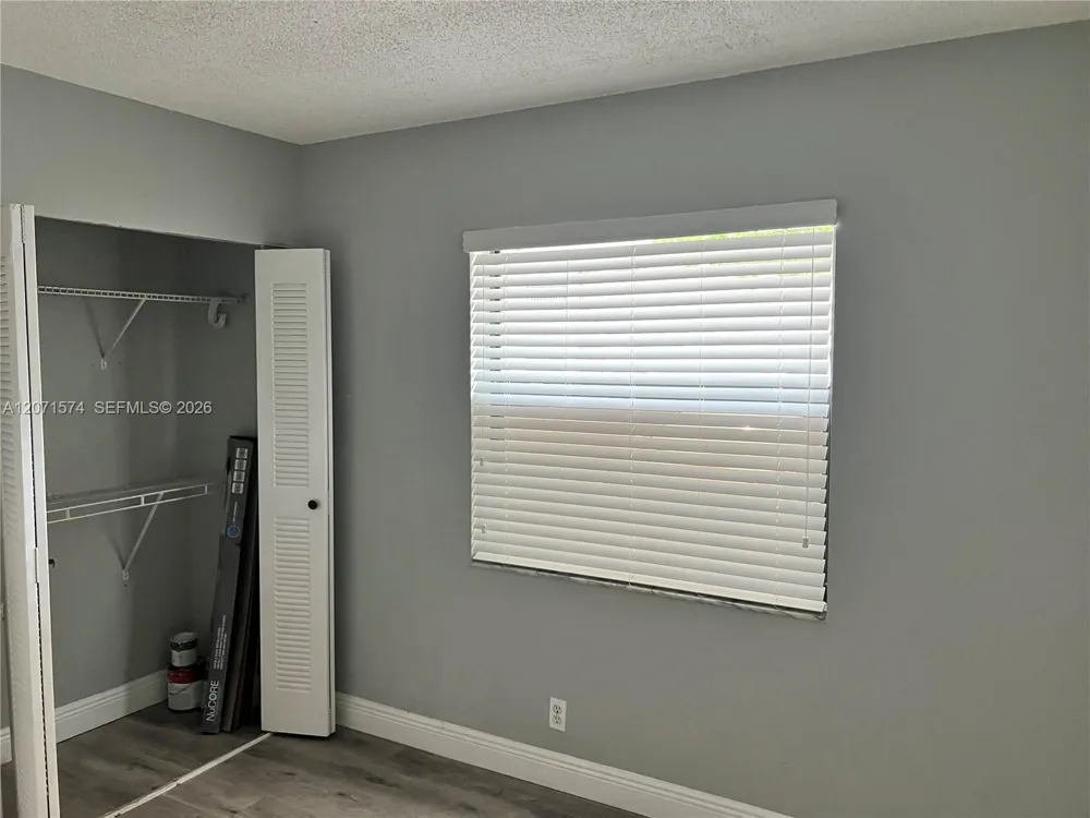 10005 Winding Lake Road #105 Sunrise, FL 33351