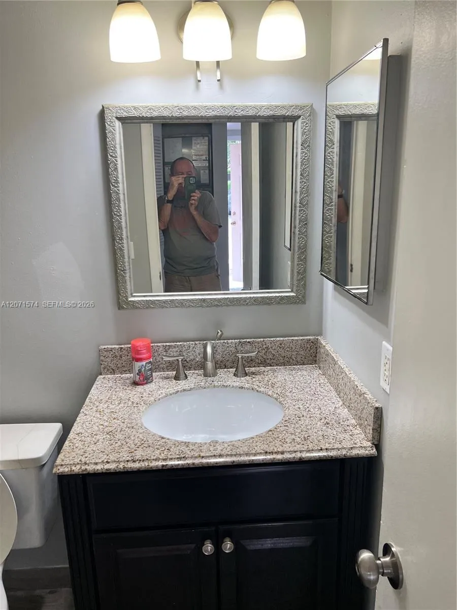 10005 Winding Lake Road #105 Sunrise, FL 33351