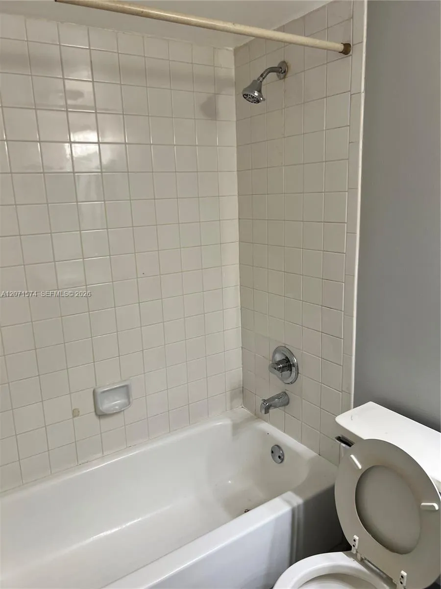 10005 Winding Lake Road #105 Sunrise, FL 33351