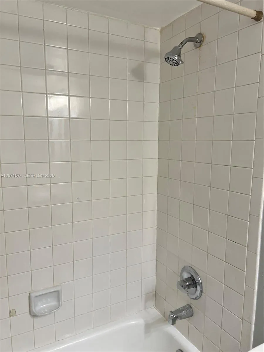 10005 Winding Lake Road #105 Sunrise, FL 33351