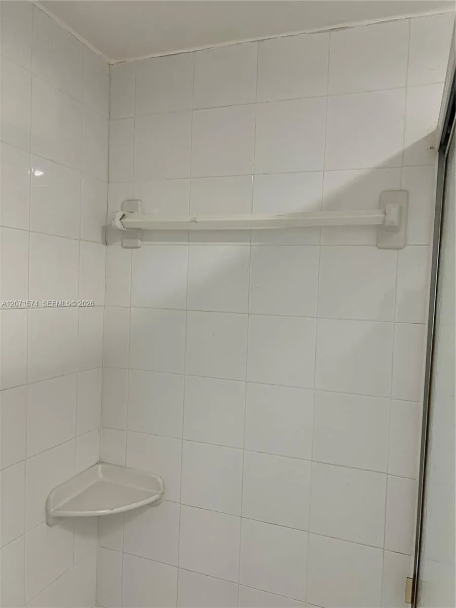 10005 Winding Lake Road #105 Sunrise, FL 33351