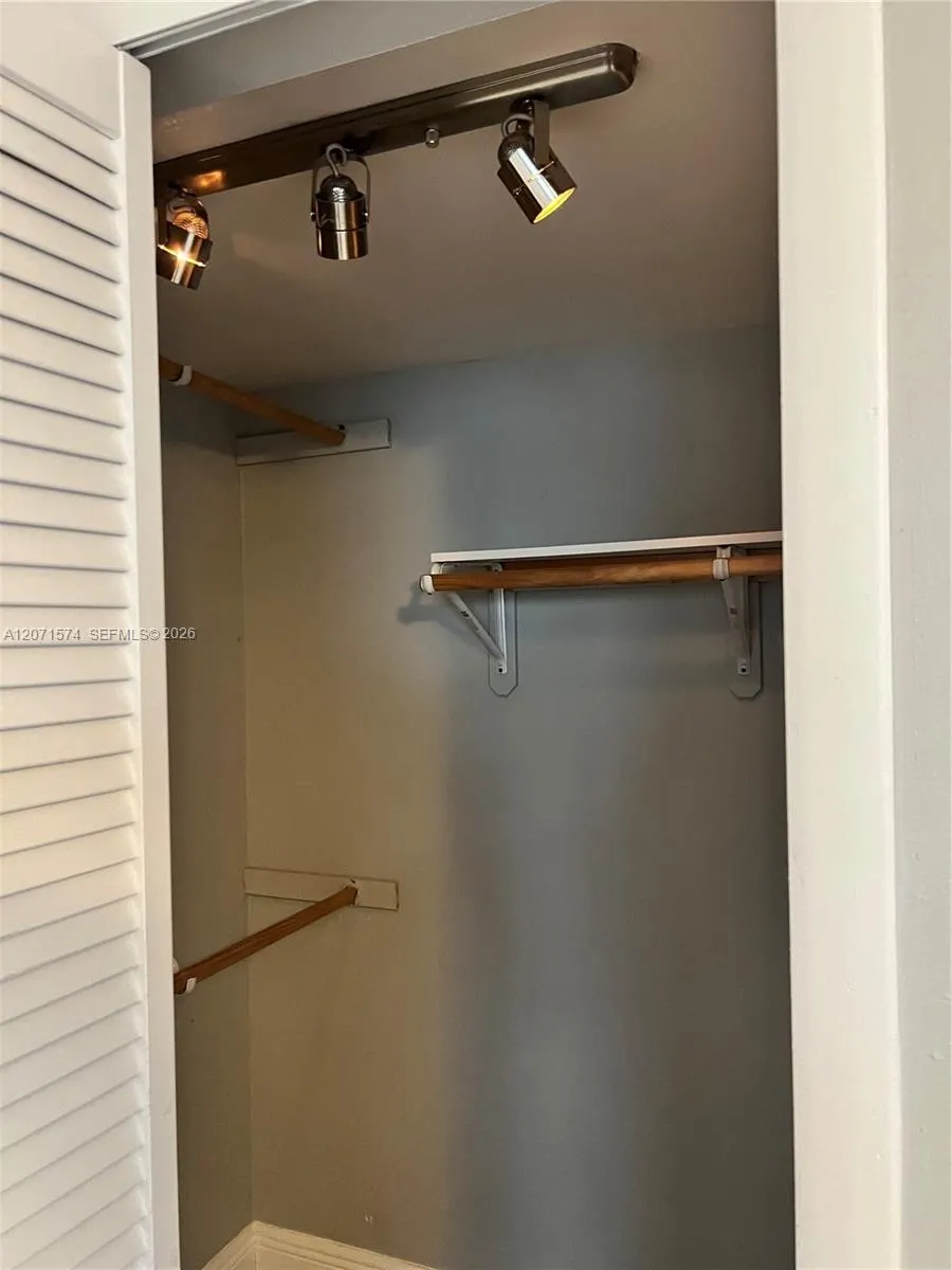 10005 Winding Lake Road #105 Sunrise, FL 33351