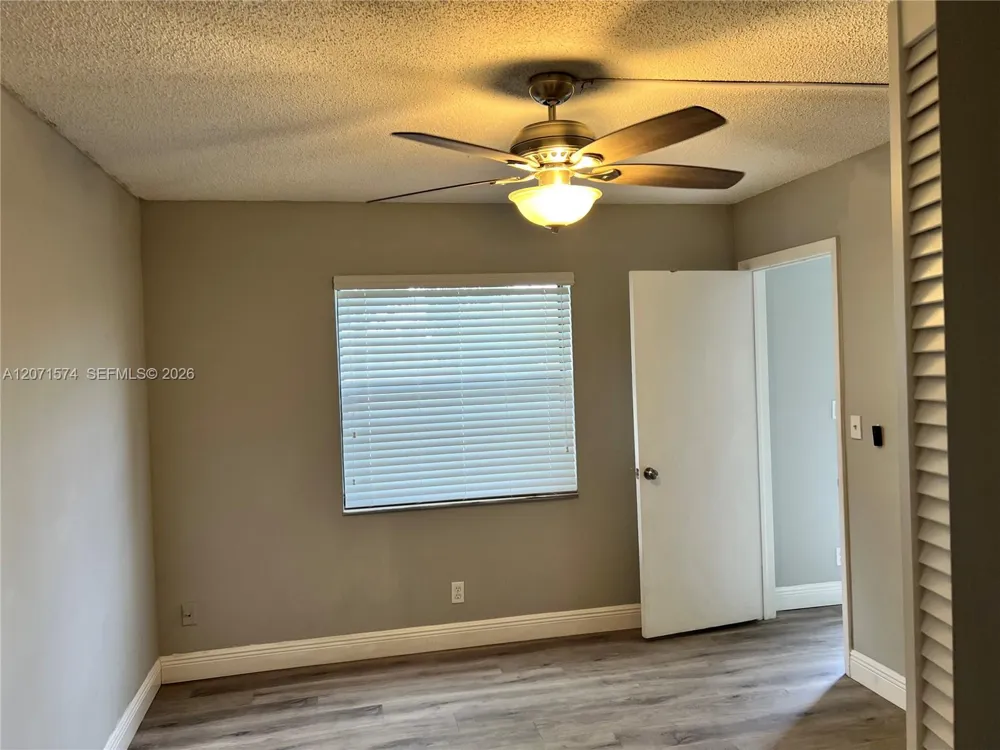 10005 Winding Lake Road #105 Sunrise, FL 33351