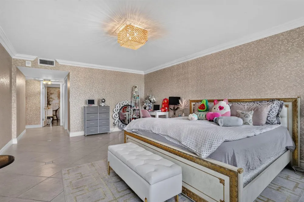 1920 S Ocean Drive #6A Hallandale Beach, FL 33009