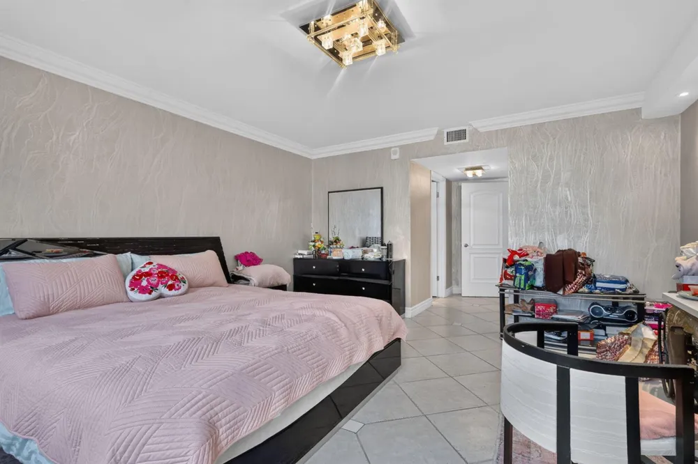 1920 S Ocean Drive #6A Hallandale Beach, FL 33009