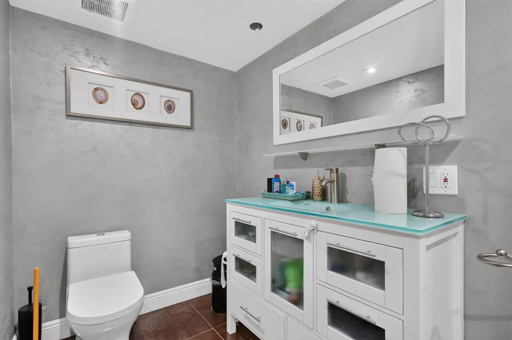 1920 S Ocean Drive #6A Hallandale Beach, FL 33009
