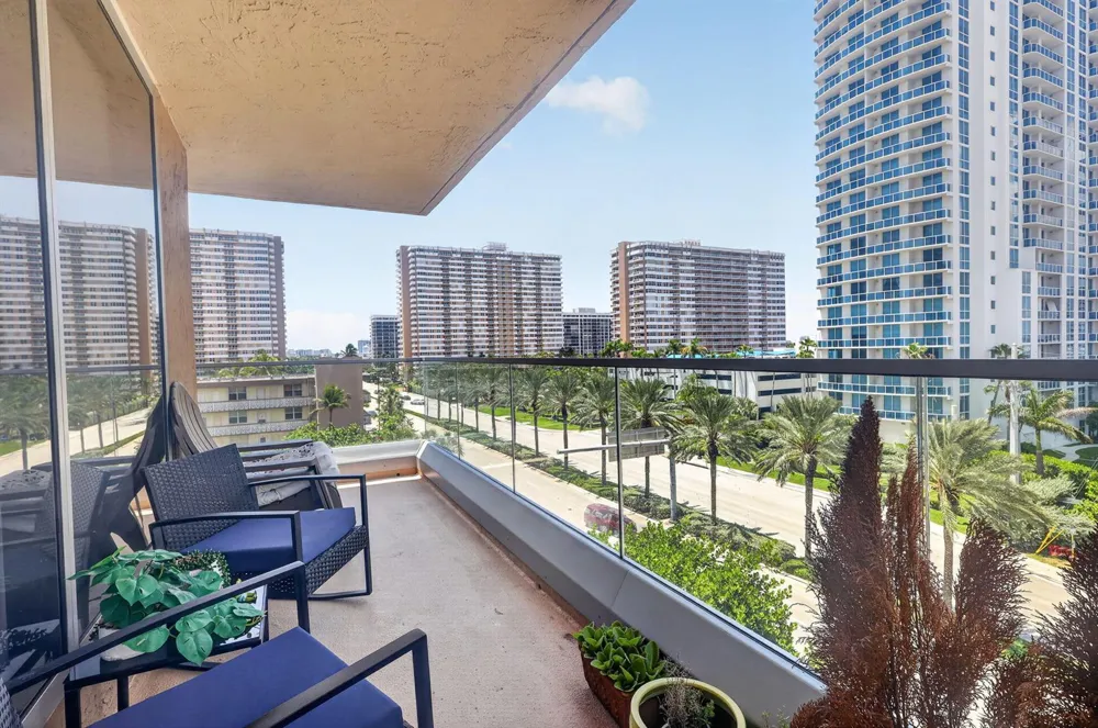1920 S Ocean Drive #6A Hallandale Beach, FL 33009