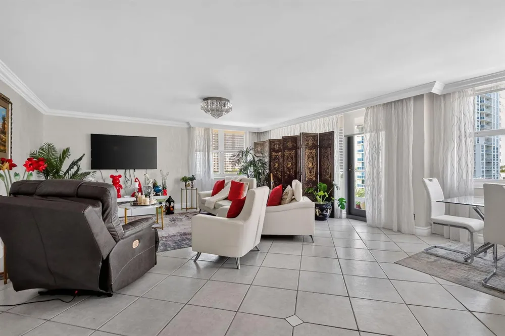 1920 S Ocean Drive #6A Hallandale Beach, FL 33009