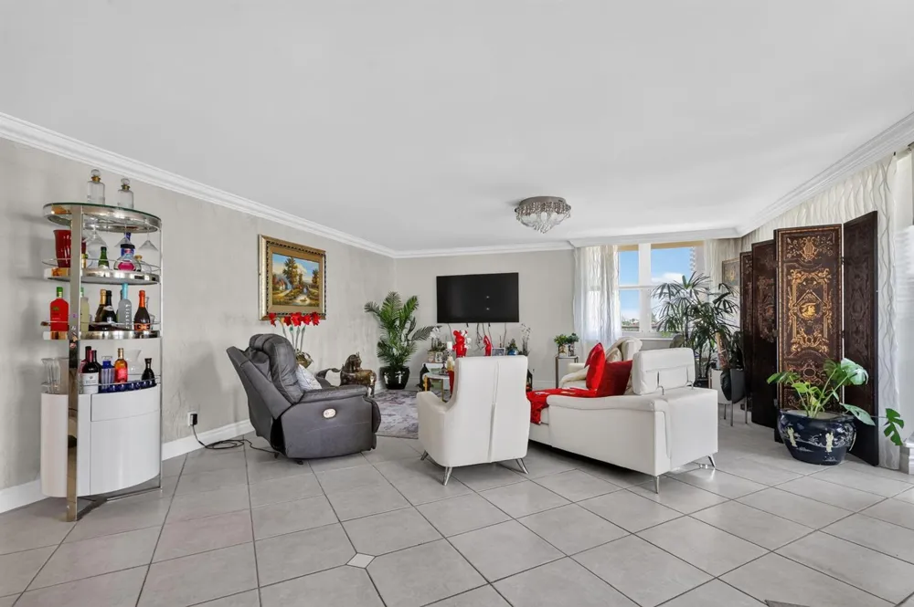 1920 S Ocean Drive #6A Hallandale Beach, FL 33009