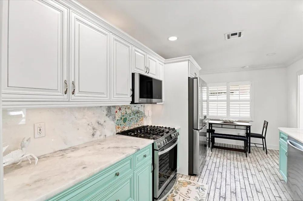 1736 NW 39th Street Oakland Park, FL 33309