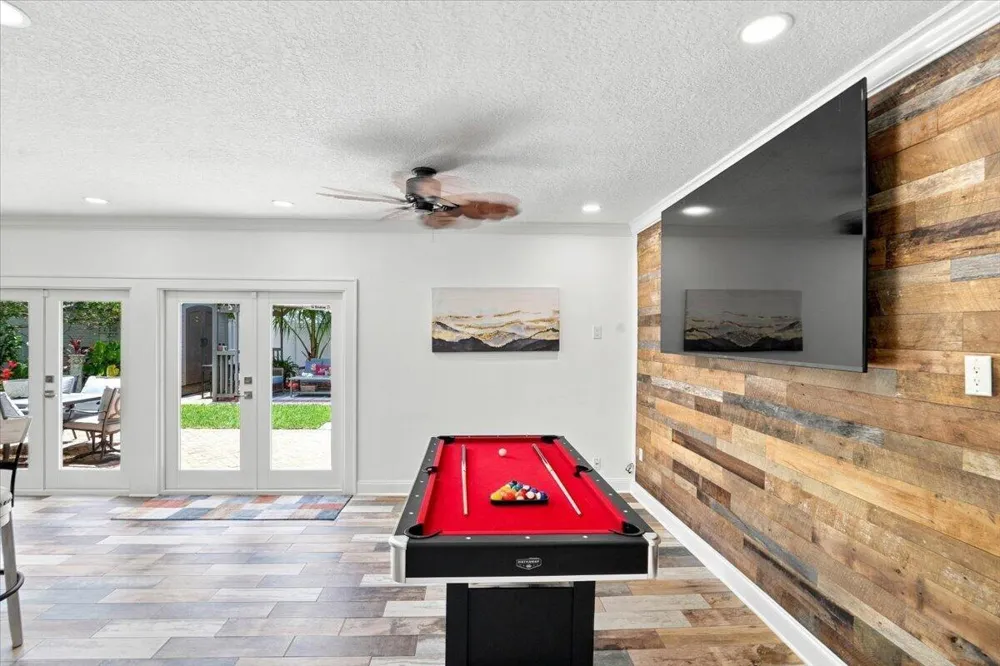 1736 NW 39th Street Oakland Park, FL 33309