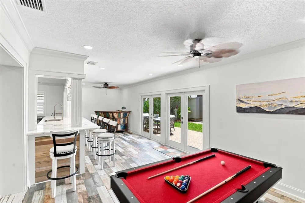 1736 NW 39th Street Oakland Park, FL 33309